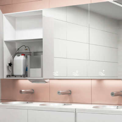 Ce se ascunde după oglindă?